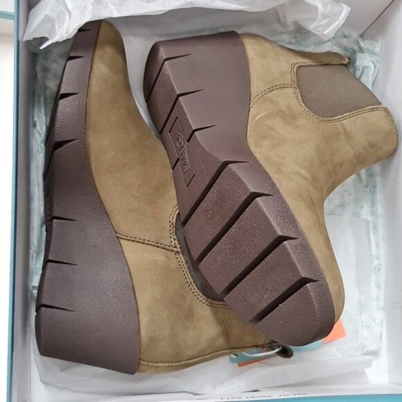 Cliffs by White Mountain Percy Wedge Chelsea Boot - Picture 6 of 6